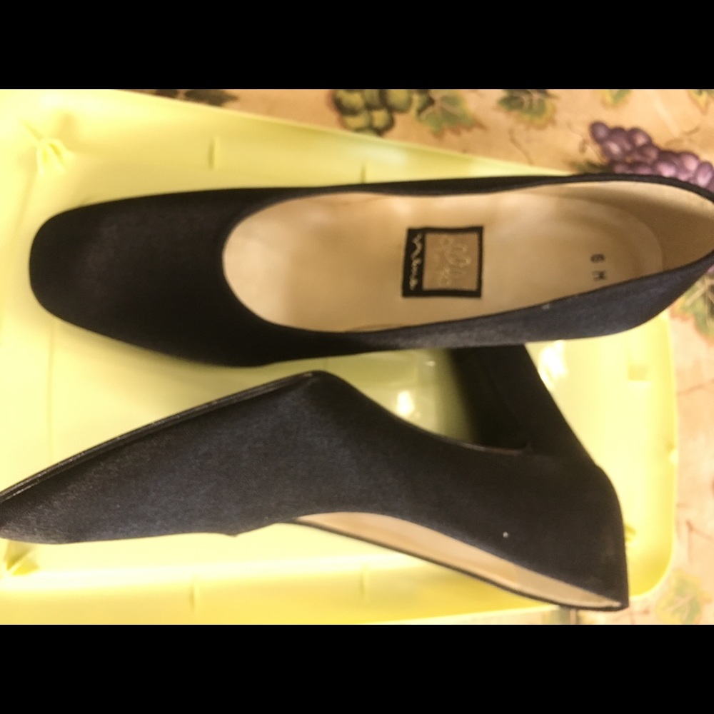 Shoes - Picture 6 of 6